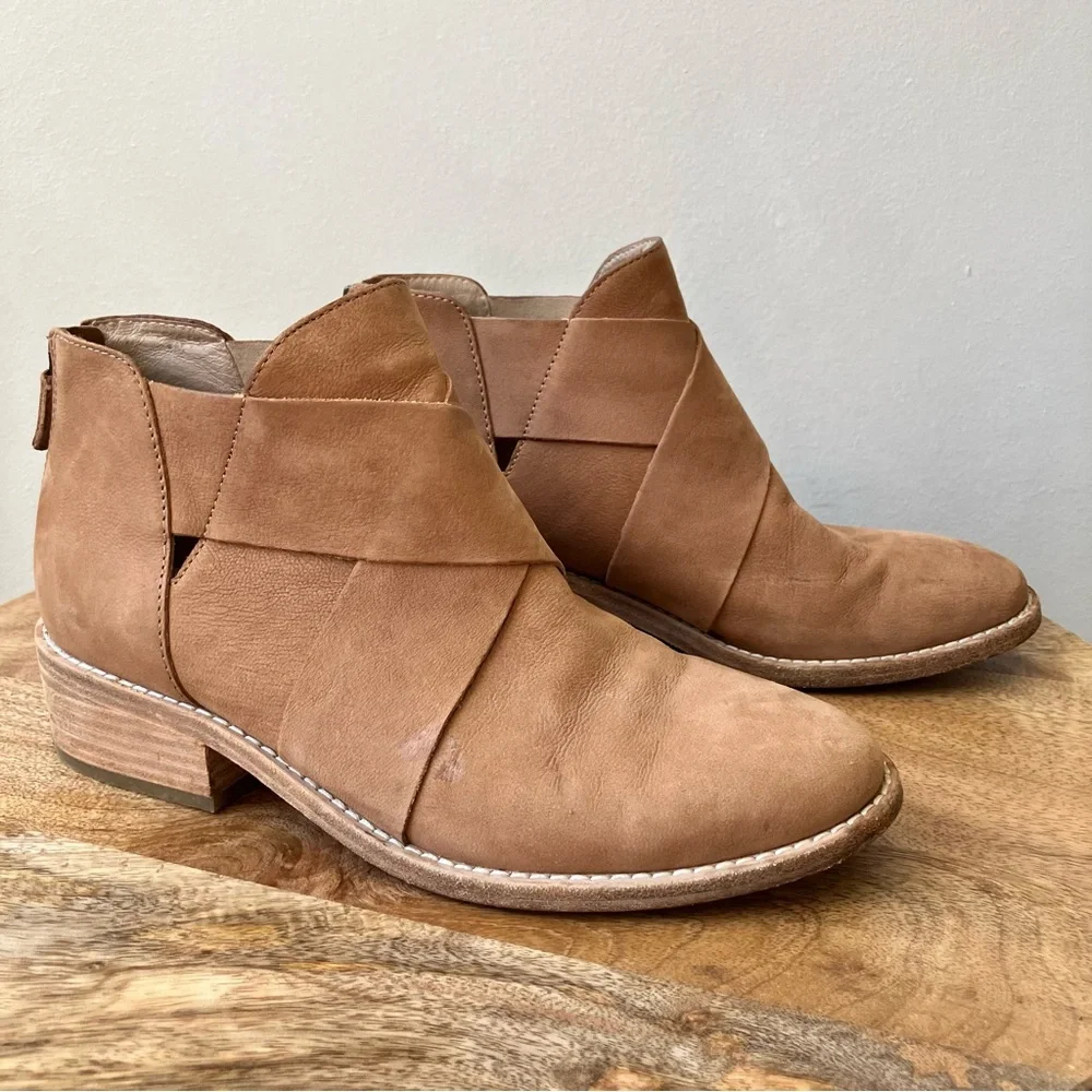 Eileen Fisher | Kay Leather Criss Cross Ankle Boots